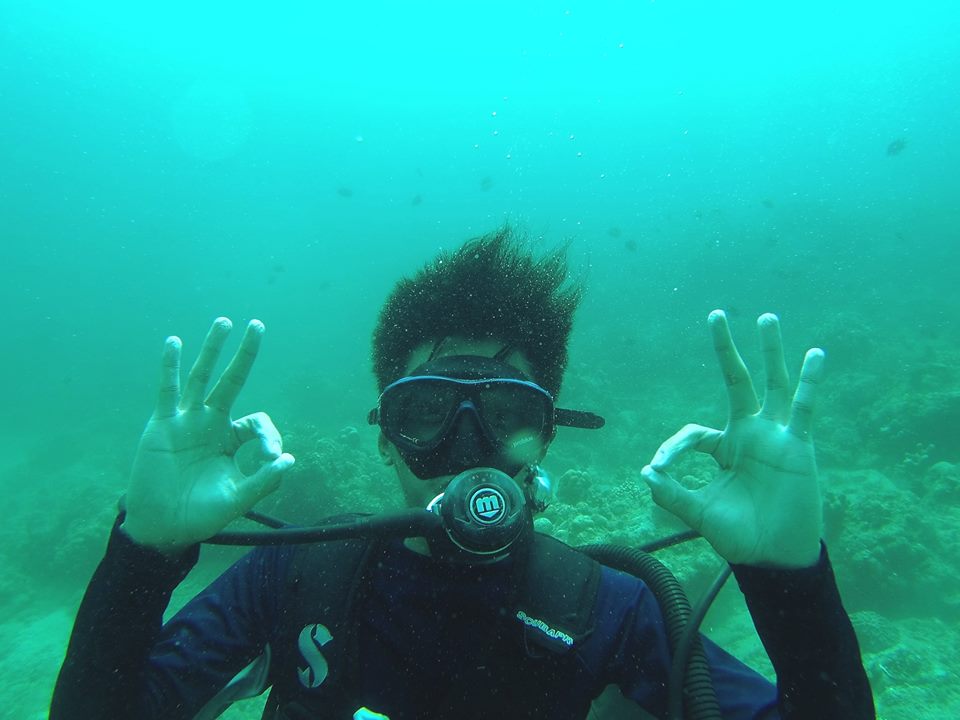 ok sign underwater